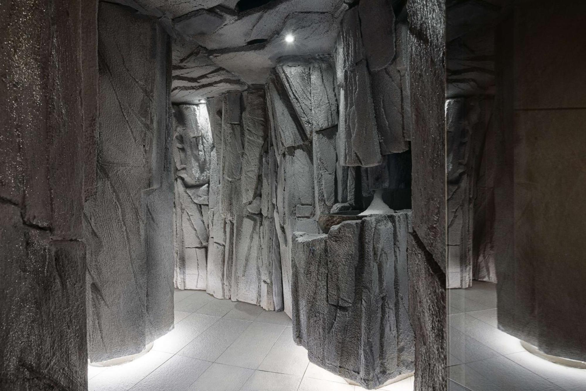 Radisson Blu Resort & Conference Center, Ostroda Mazury 外观 照片 The interior of the temple