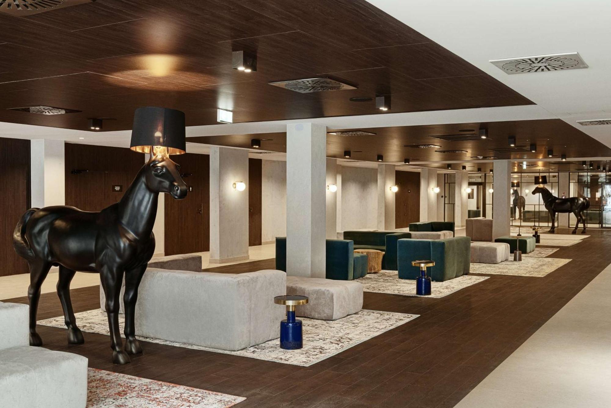 Radisson Blu Resort & Conference Center, Ostroda Mazury 外观 照片 The interior of the hotel